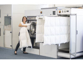 Nettoyage humide des couettes en duvet et des couvertures en poils naturels