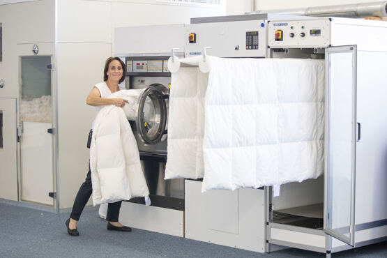 Nettoyage humide des couettes en duvet et des couvertures en poils naturels